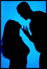 CM Silhouette pre-kiss.JPG (12156 bytes)