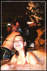 LV Jacuzzi kissing couple.jpg (23978 bytes)