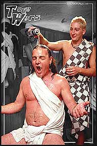 LV Toga Mike Andrews HALF 1.jpg (26145 bytes)