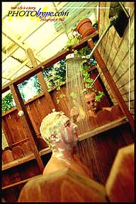 Mexico Sauzal Shower vertical.jpg (26850 bytes)